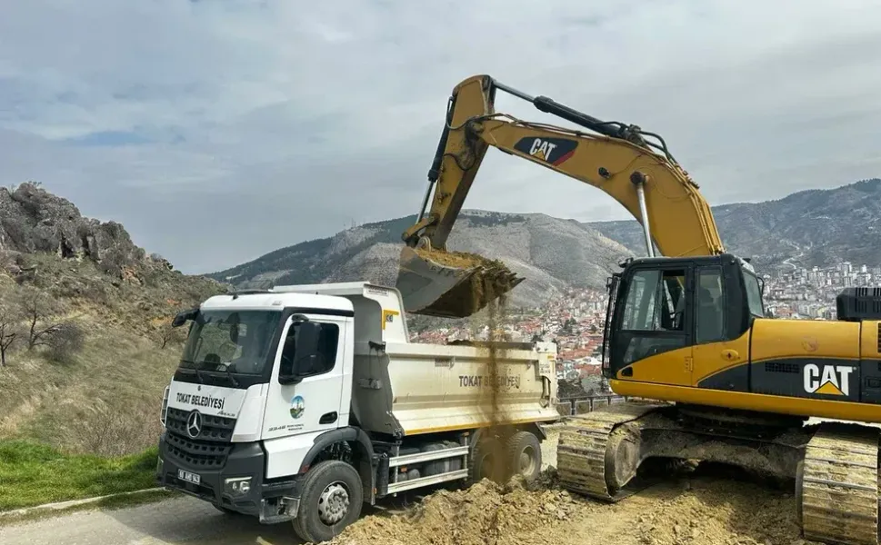 TOKAT BELEDİYESİ ÇALIŞMALARINA HIZ KESMEDEN DEVAM EDİYOR