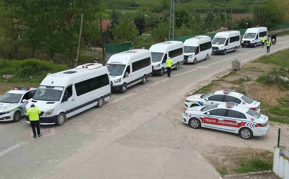 Erbaa'da kurallara uymayanlara servis sürücülerine ceza yağdı