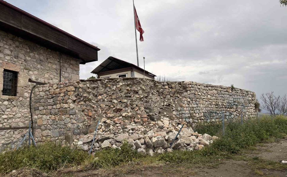 Roma İmparatoru Sezar'ın 'Geldim, gördüm, yendim' dediği kale surlarında çökme yaşandı