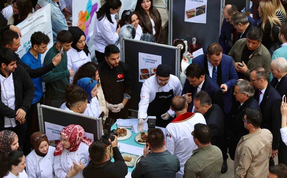 TOGÜ'de okuyan uluslararası öğrencilerden kültür şöleni