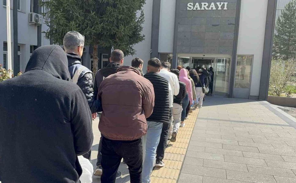 Tokat merkezli 2,4 milyarlık yasa dışı bahis operasyonunda 26 zanlı tutuklandı