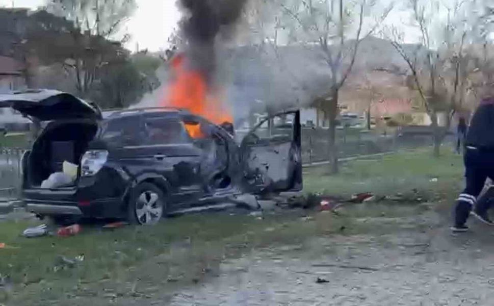 Tokat'ta ağaca çarpan cip yandı: 1 ölü, 2 yaralı