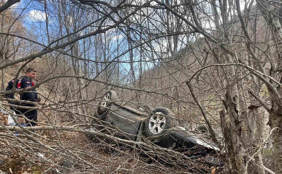 Tokat'ta otomobil şarampole uçtu: 2 yaralı