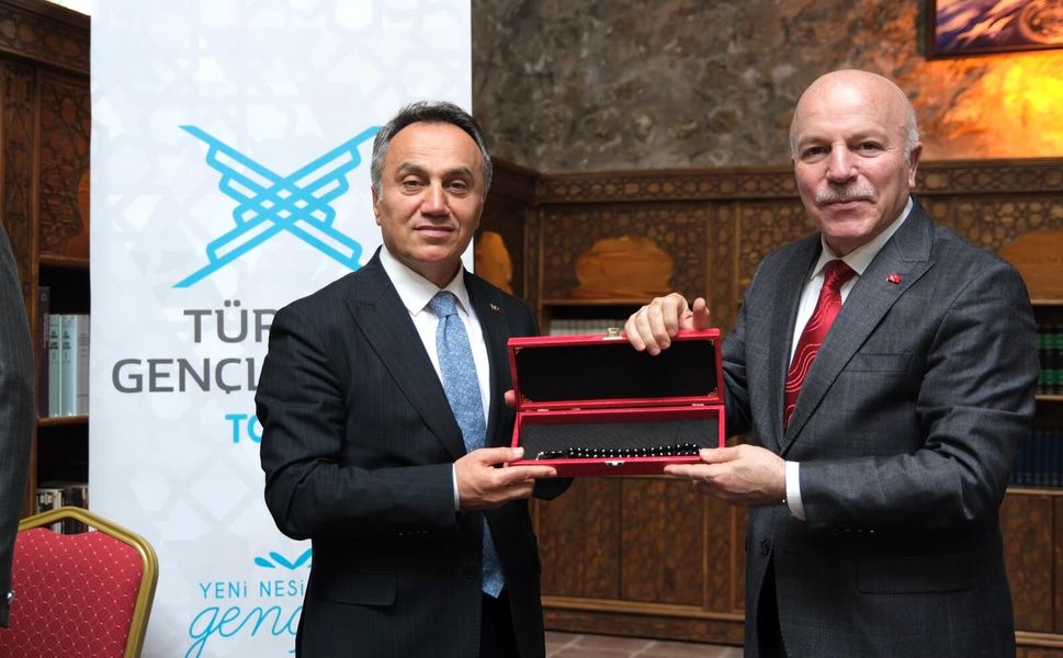 Tokat’ta Gençlik Buluşması: Mehmet Sekmen İhtisas Akademi’de Öğrencilerle Bir Araya Geldi