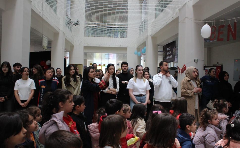 Eğitim Fakültesinden Çocuklara Yönelik Meslek Tanıtım Etkinliği