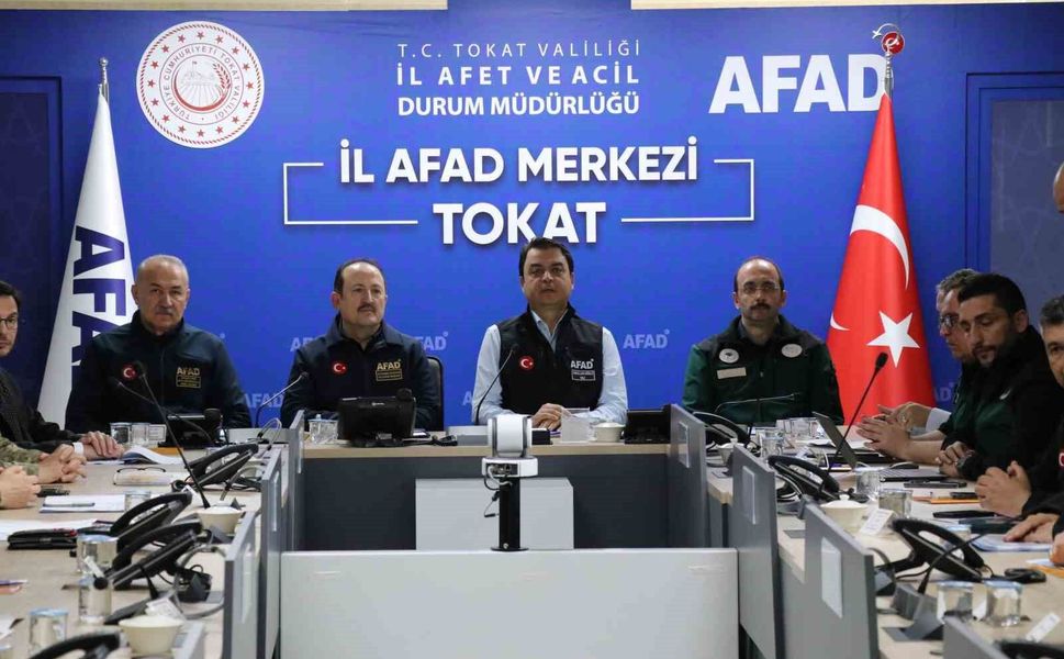 Tokat'ta 15 bin kişi güvenli alanlara tahliye edildi