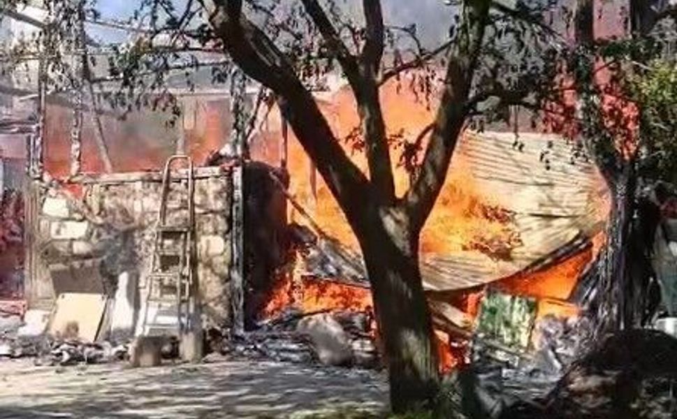 Tokat'ta müştemilatta çıkan yangın, çevre evlere sıçramadan söndürüldü
