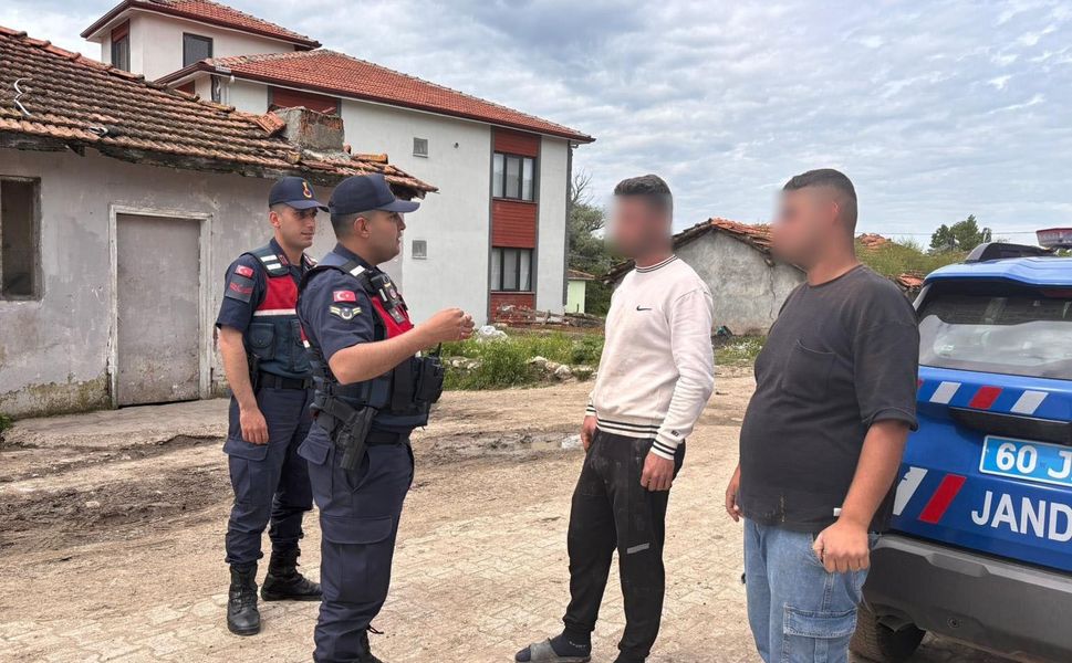 Tokat'ta taşkın riskine karşı vatandaşlar güvenli bölgelere taşındı