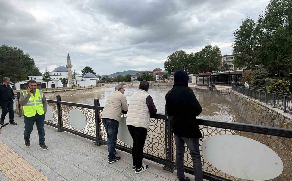 Yeşilırmak 2 günde 15 santimetre yükseldi
