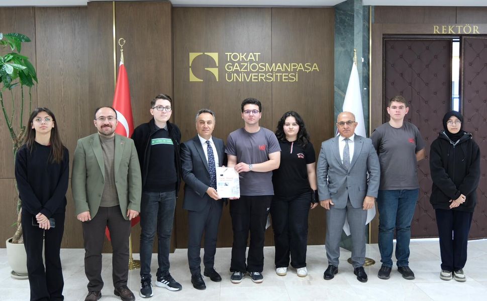 Genç Maarif Dergisi Rektör Prof. Dr. Fatih Yılmaz’a Takdim Edildi