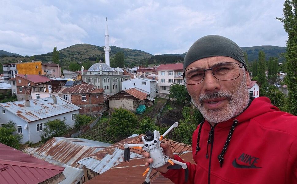 25 yıl sonra ilçeye gelen leylek ailesinde 1 yavru sağ kalabildi