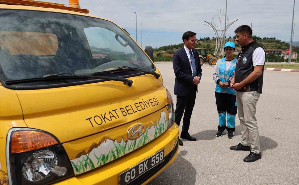 Tokat Belediyesi'nde çöp taksi direksiyonuna kadın eli değdi