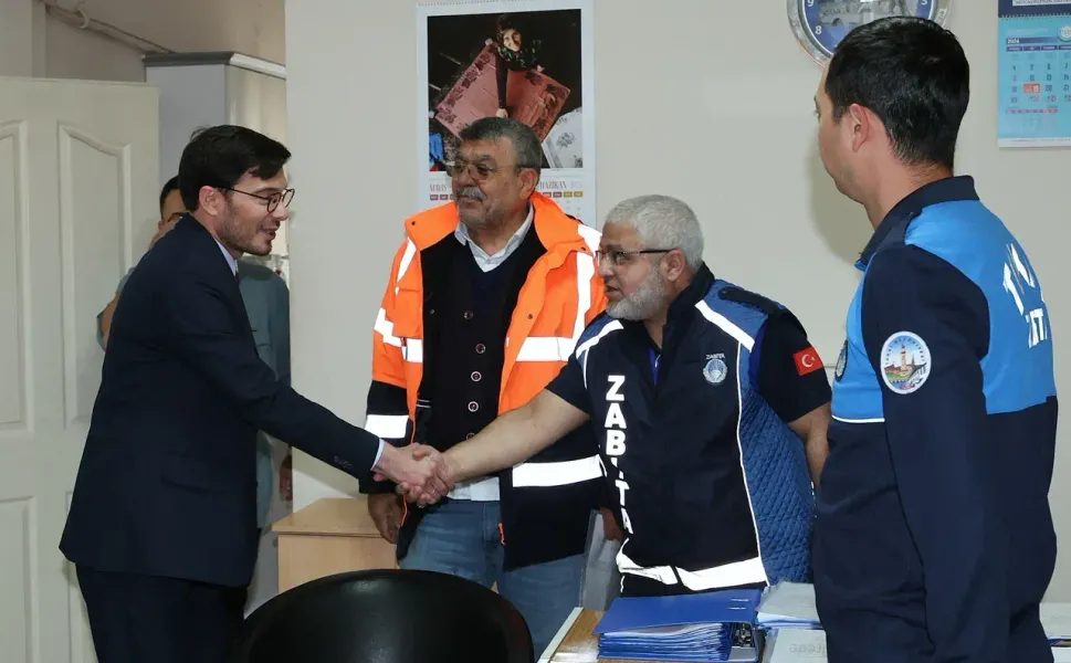 BAŞKAN YAZICIOĞLU, BELEDİYE PERSONELİYLE BAYRAMLAŞTI