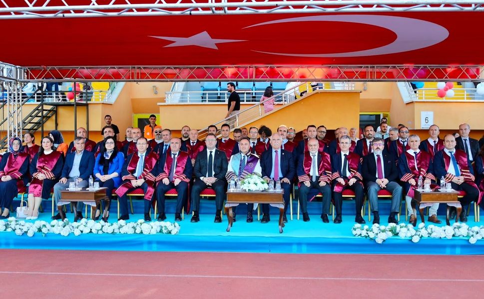 TOGÜ’de Mezuniyet Sevinci