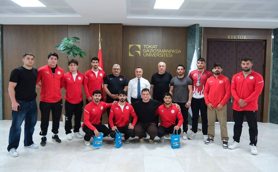 TOGÜ’nün Şampiyon Sporcuları Rektör Yılmaz’la Buluştu