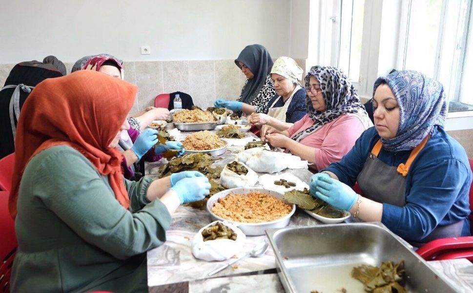 Erbaa Belediyesi'nden Narince yaprağıyla rekorluk lezzet