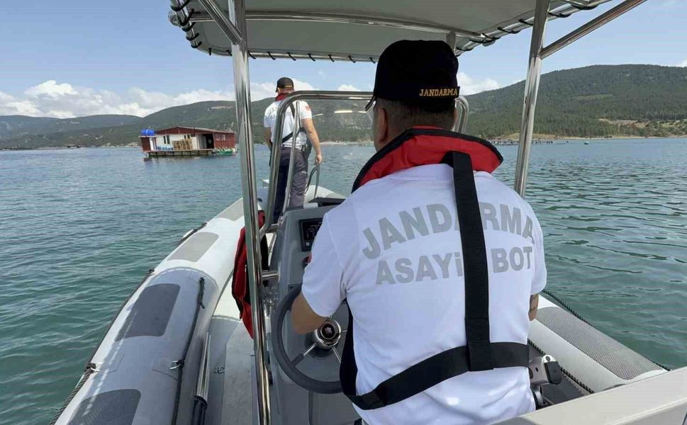 Jandarma çevre nöbetinde
