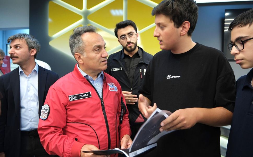 Rektör Prof. Dr. Fatih Yılmaz, Milli Teknoloji Atölyeleri Lise Yaz Okulu Öğrencileriyle Buluştu