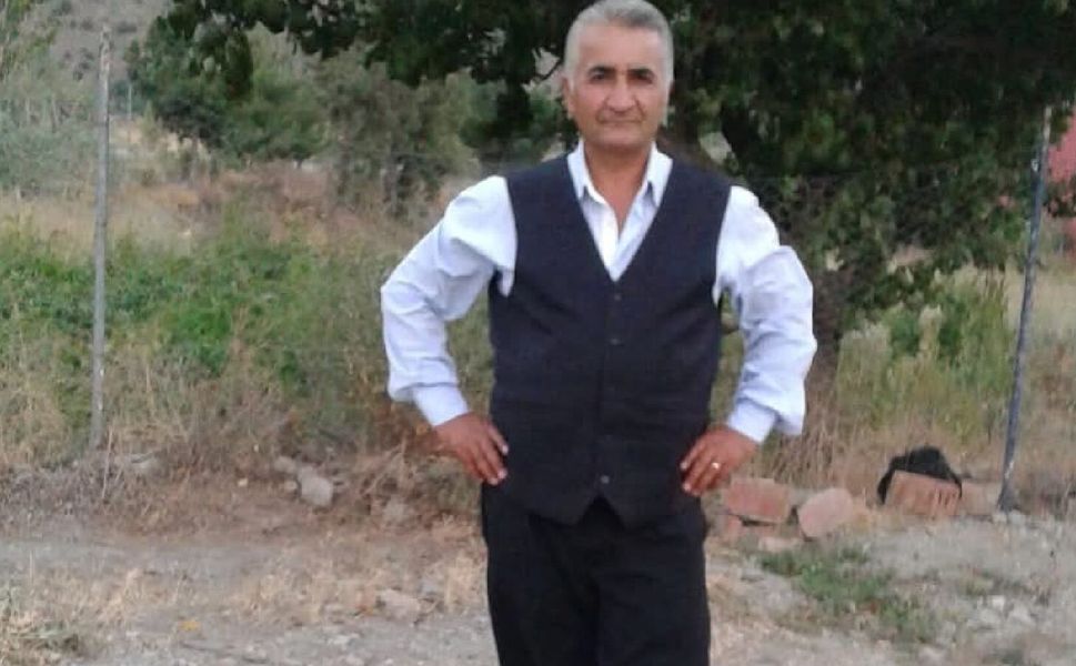 Dereye devrilen traktör sürücüsü hayatını kaybetti