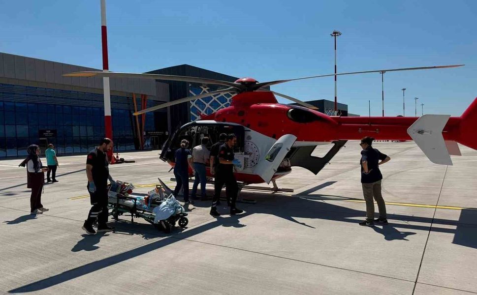 4 aylık bebek hava ambulansı ile İstanbul'a sevk edildi
