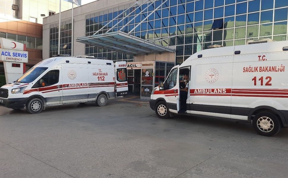 Durdurduğu otomobile kurşun yağdırdı, 1'i ağır 3 yaralı