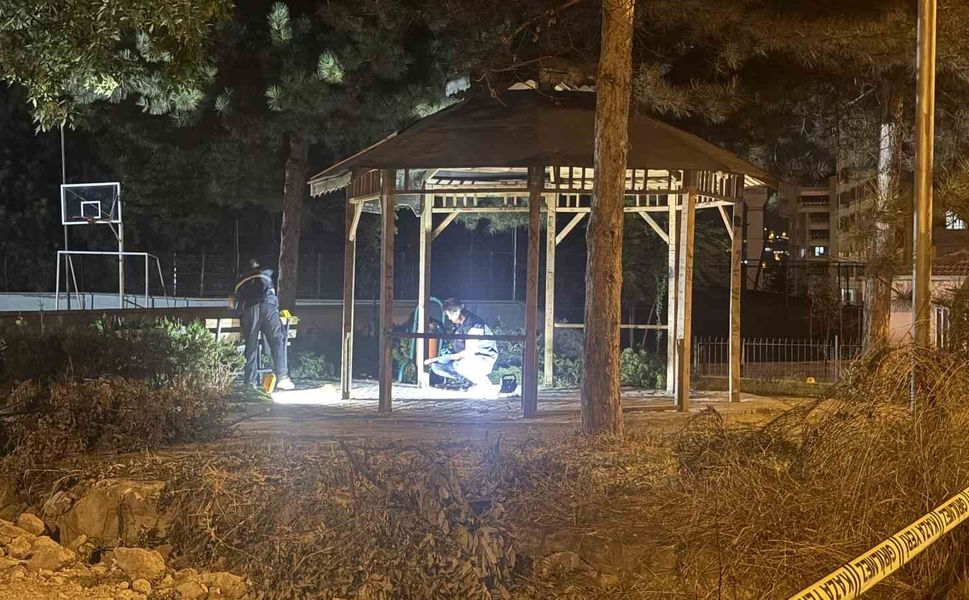 Hırka verme meselesi tartışmaya döndü: Arkadaşını 3 yerinden bıçakladı