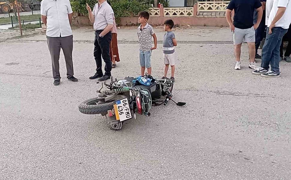Tokat'ta 14 yaşındaki sürücünün kullandığı otomobil ile motosiklet çarpıştı: 1 yaralı