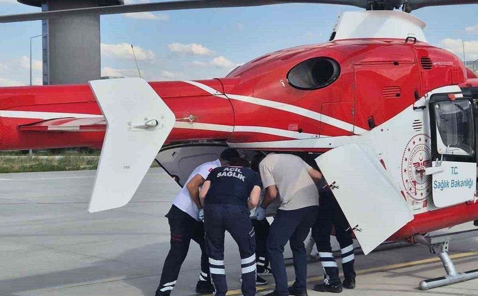 Tokat'ta tedavi gören yaşlı kadın helikopter ambulansla Konya'ya sevk edildi