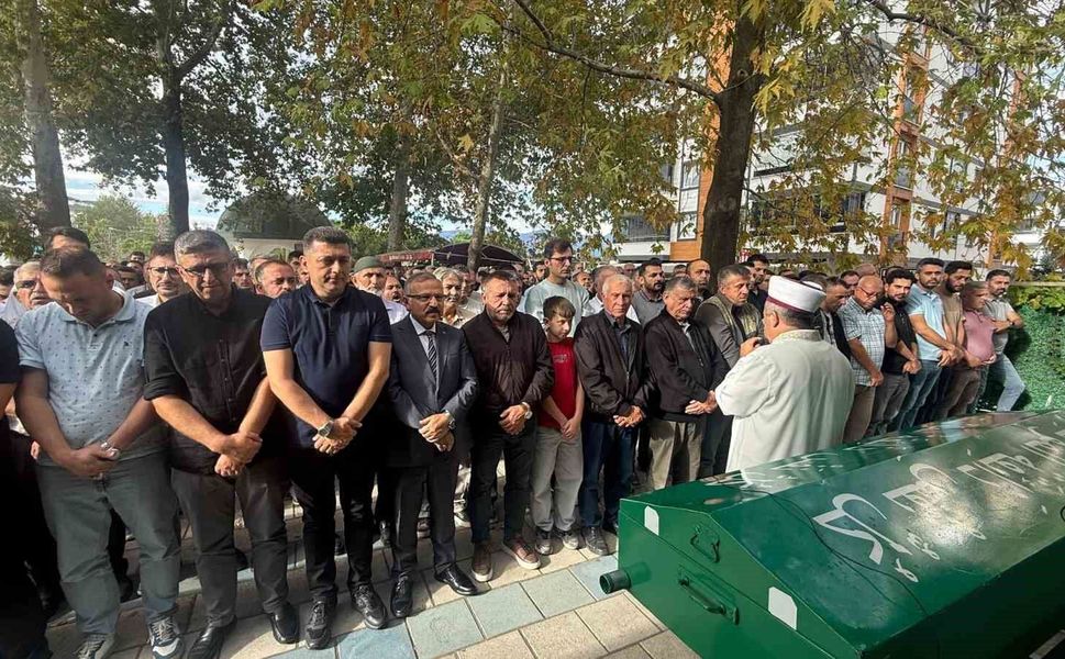 22 günlük yaşam mücadelesini kaybeden İHA telifli muhabiri son yolculuğuna uğurlandı