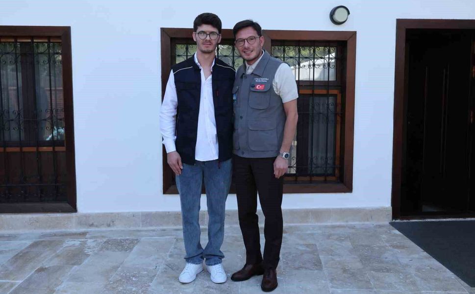 Kendi sesiyle karşılaşan başkan Yazıcıoğlu kahkahalara boğuldu