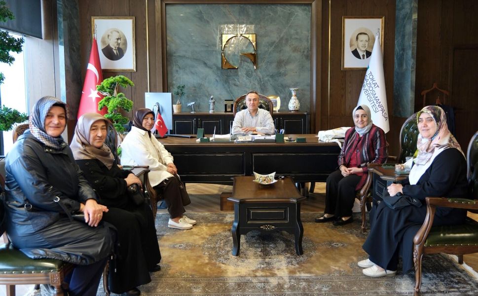 Kadın Platformu Dayanışma Derneğinden Rektör Yılmaz’a Ziyaret