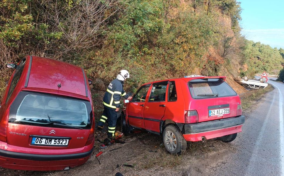 Tokat-Niksar kara yolunda aynı mevkide iki kaza: 3 yaralı