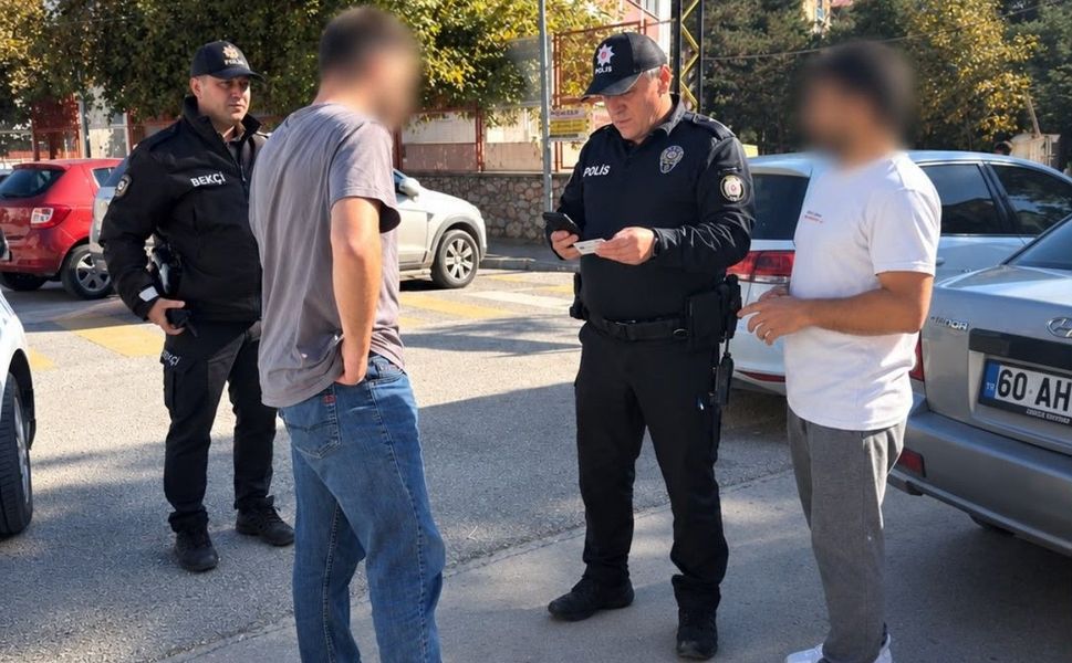Tokat'ta okul çevreleri ve öğrenci servislerine denetim