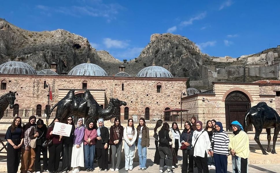 Üniversiteli Gençler Tokat’ın Tarihi ve Doğasıyla Buluştu