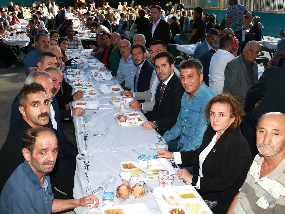 Başkan Yazıcıoğlu Tokatlılarla Muharrem İftarında Buluştu (21)