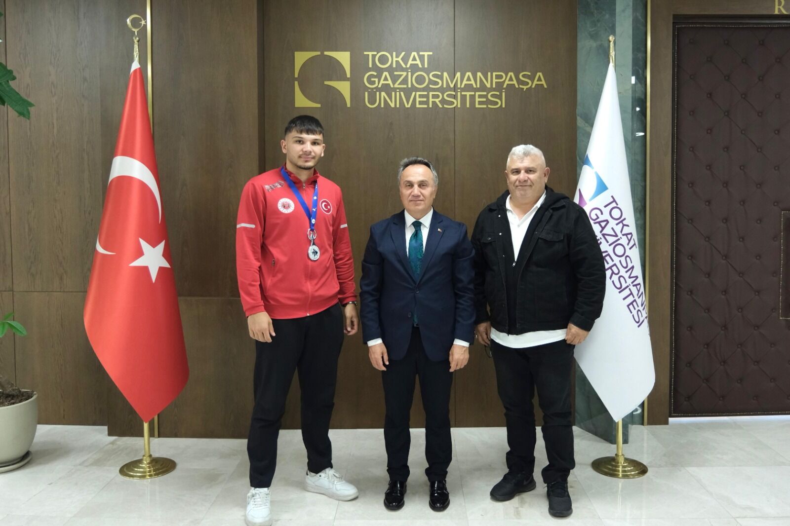 Dünya İkincisi Ebubekir Polat’tan Rektör Yılmaz’a Ziyaret